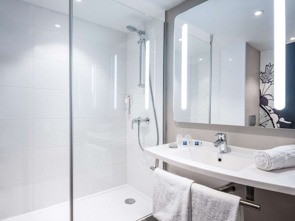 ibis budget Nice Californie Lenval Triple Room, Multiple Beds 7