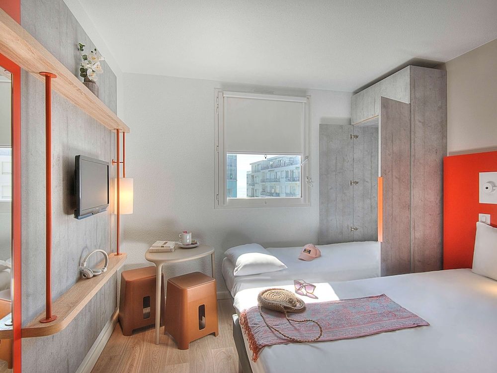 ibis budget Nice Californie Lenval Triple Room, Multiple Beds 10