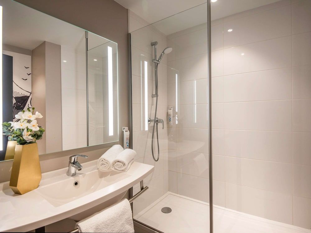 ibis budget Nice Californie Lenval Triple Room, Multiple Beds 5