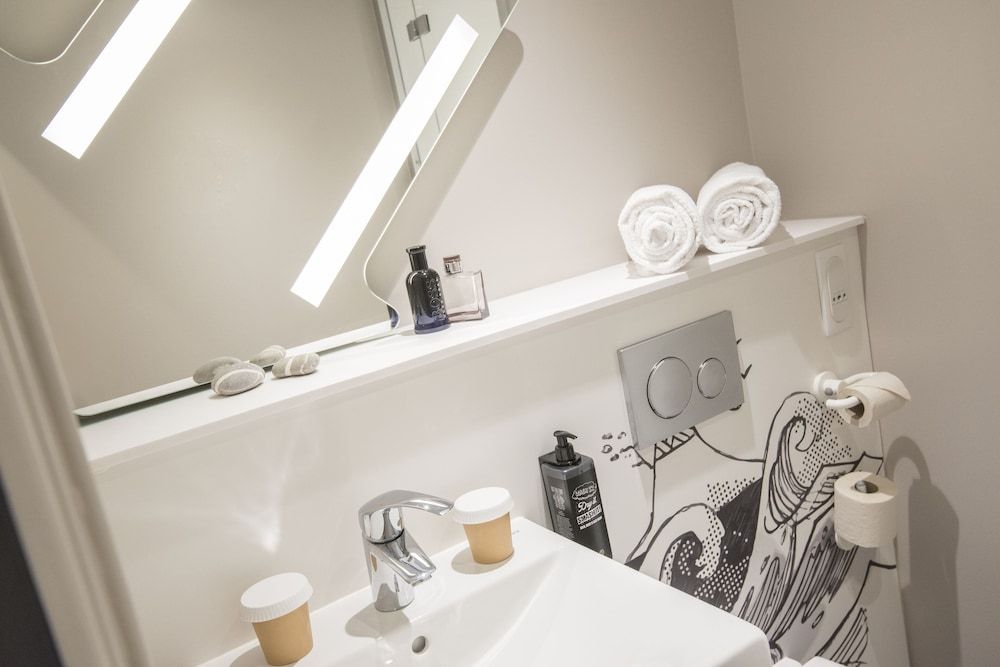 ibis budget Nice Californie Lenval Triple Room, Multiple Beds 9