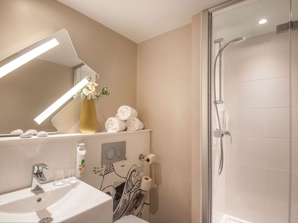 ibis budget Nice Californie Lenval Triple Room, Multiple Beds 6