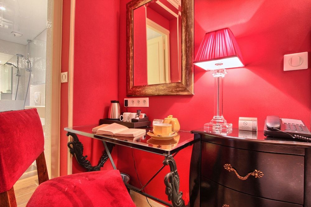 undefined Hotel des Deux Continents 8