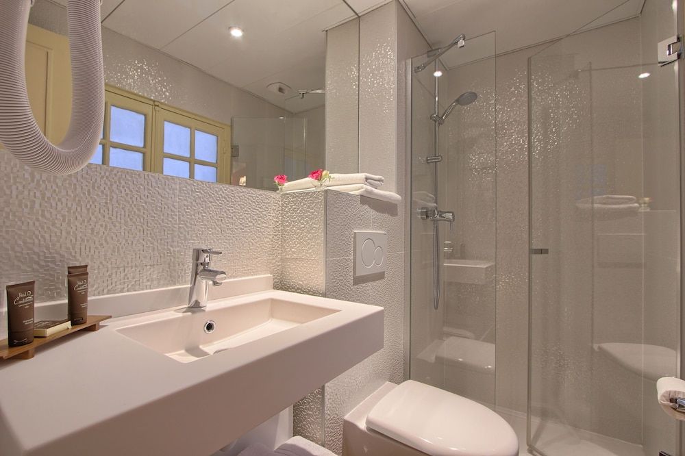 Hotel des Deux Continents Superior Double Room 3