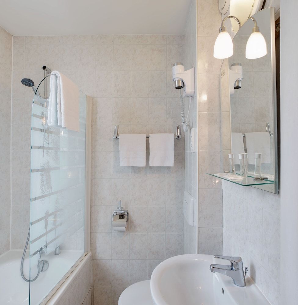 Monsieur Helder Chambre Exécutive Familiale 11