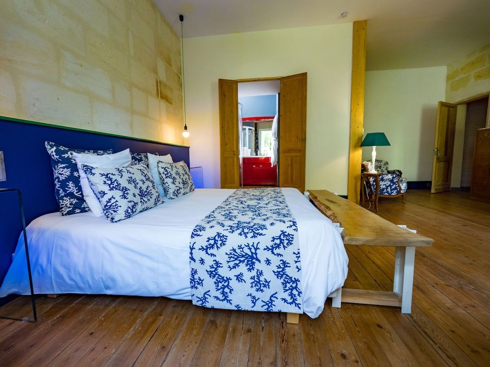 Luxury Double Room, Ensuite, Garden View (Chambre Bleue)