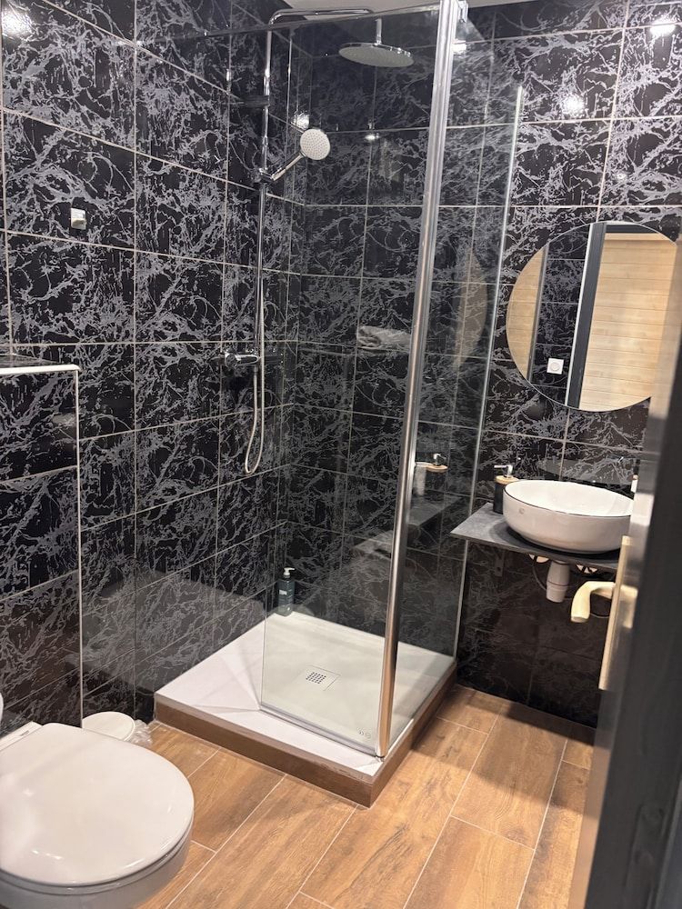 Hôtel & SPA Le Gambetta, Centre-ville, Bergerac Standard Twin Room (Air conditioning) 3