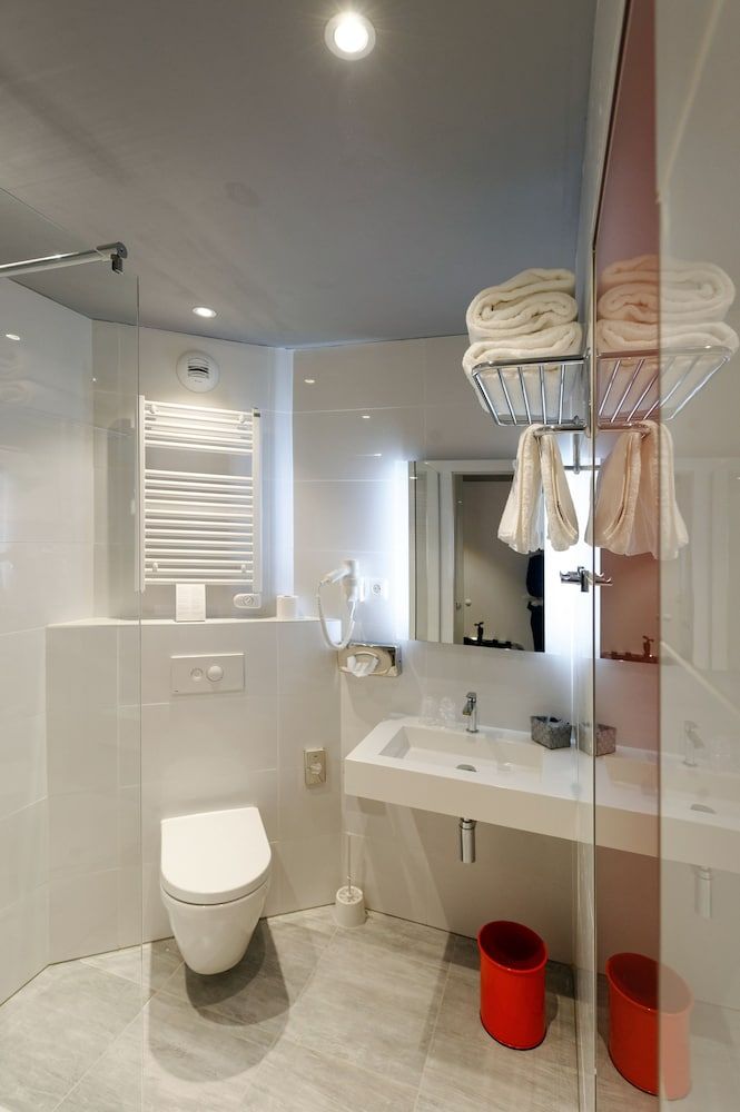 Colmar Hotel Single Standard Twin Room for 1 person 8