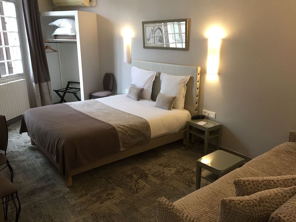 Hôtel Du Pont Vieux Quadruple Room 7