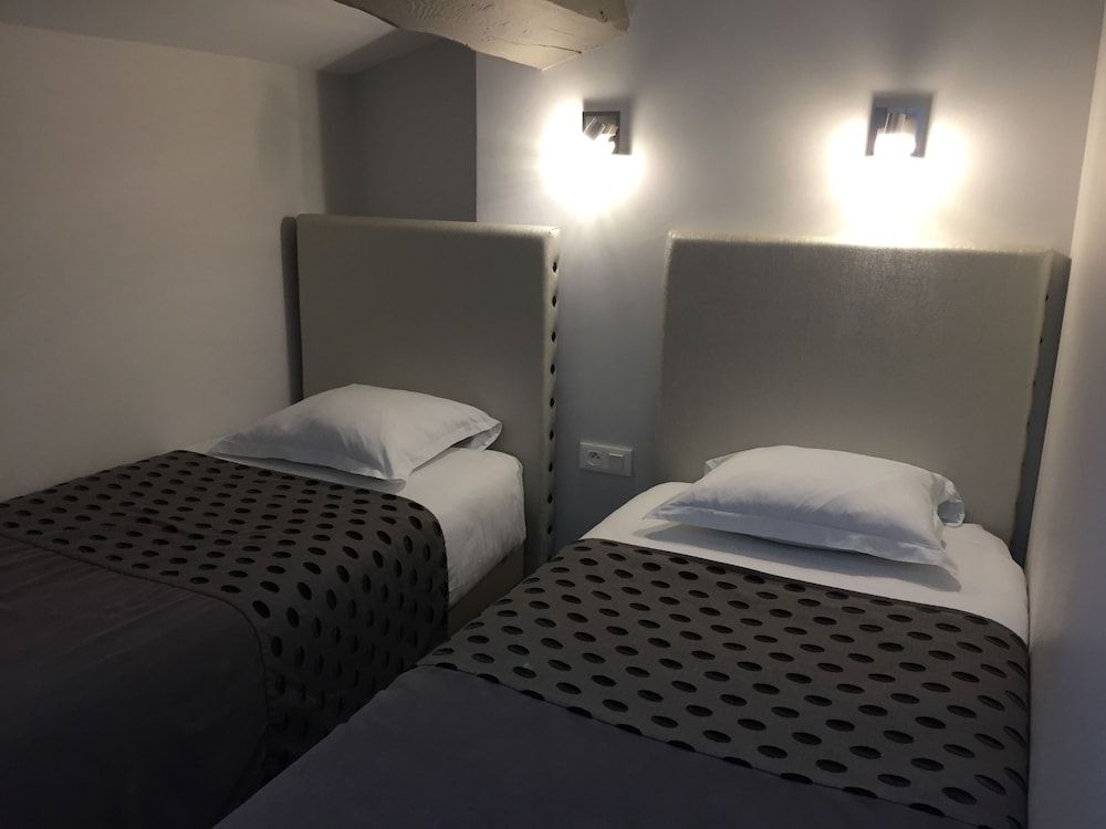 Hôtel Du Pont Vieux Quadruple Room 3