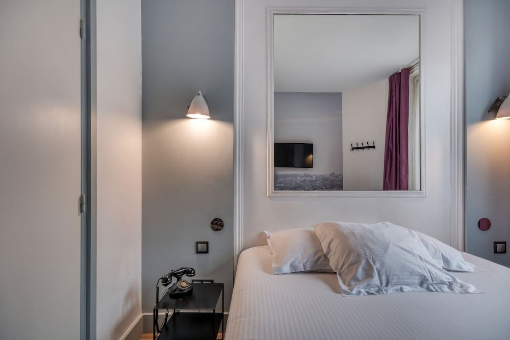 Stella Deluxe Double Room 8