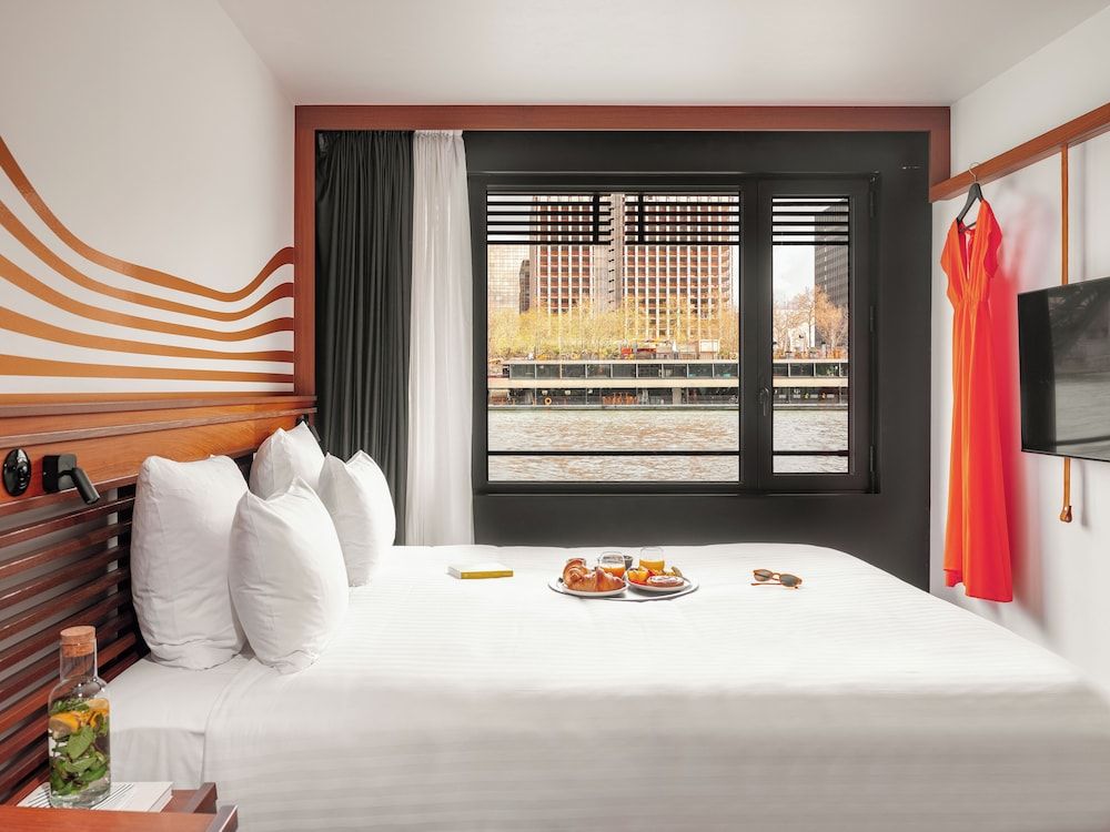 Seine View Room