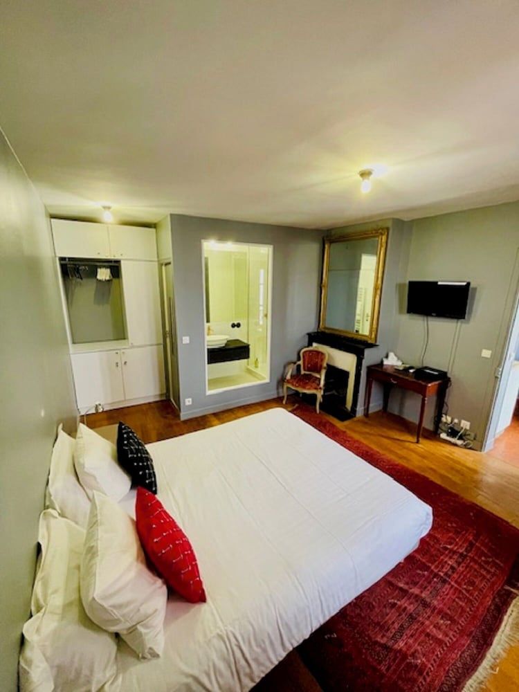 Hotel le Pavillon Standard Apartment, Tower