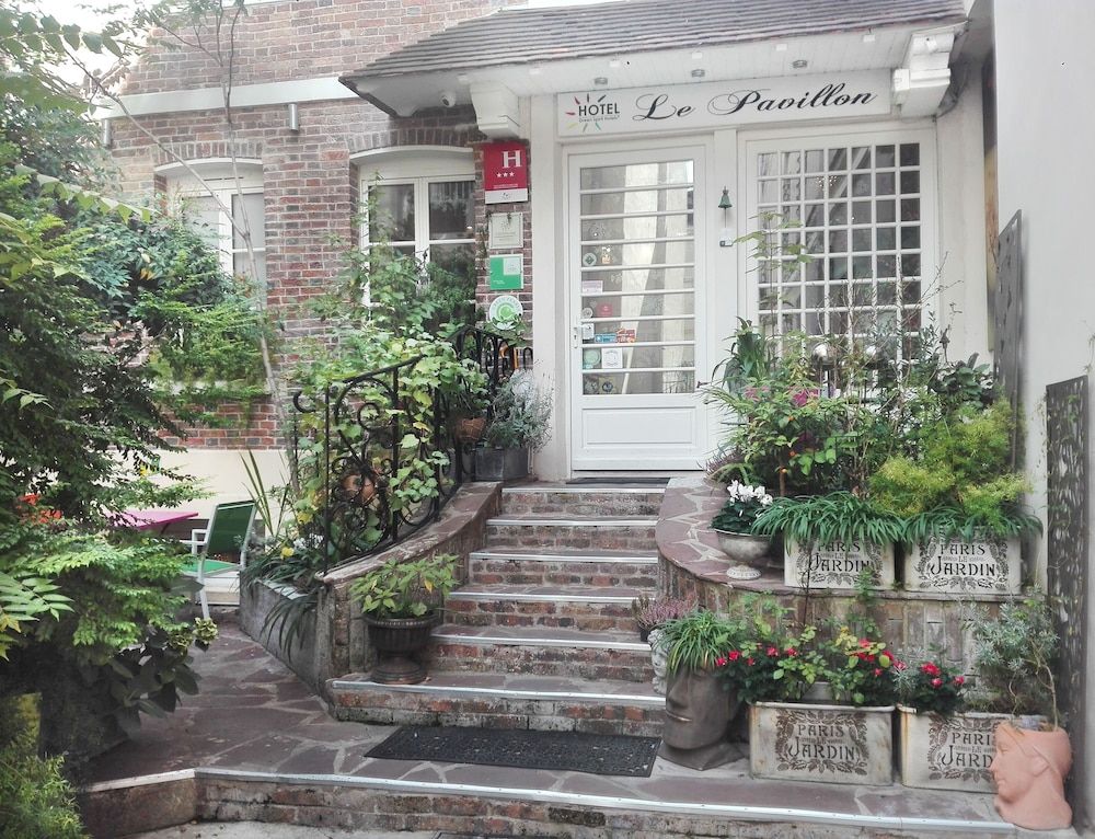 undefined Hotel le Pavillon 7