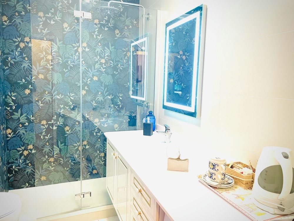 Chambre d'Amis (Chambres d'Hôtes/BnB/Guest House) City Room, 1 Bedroom, Non Smoking, Terrace 9