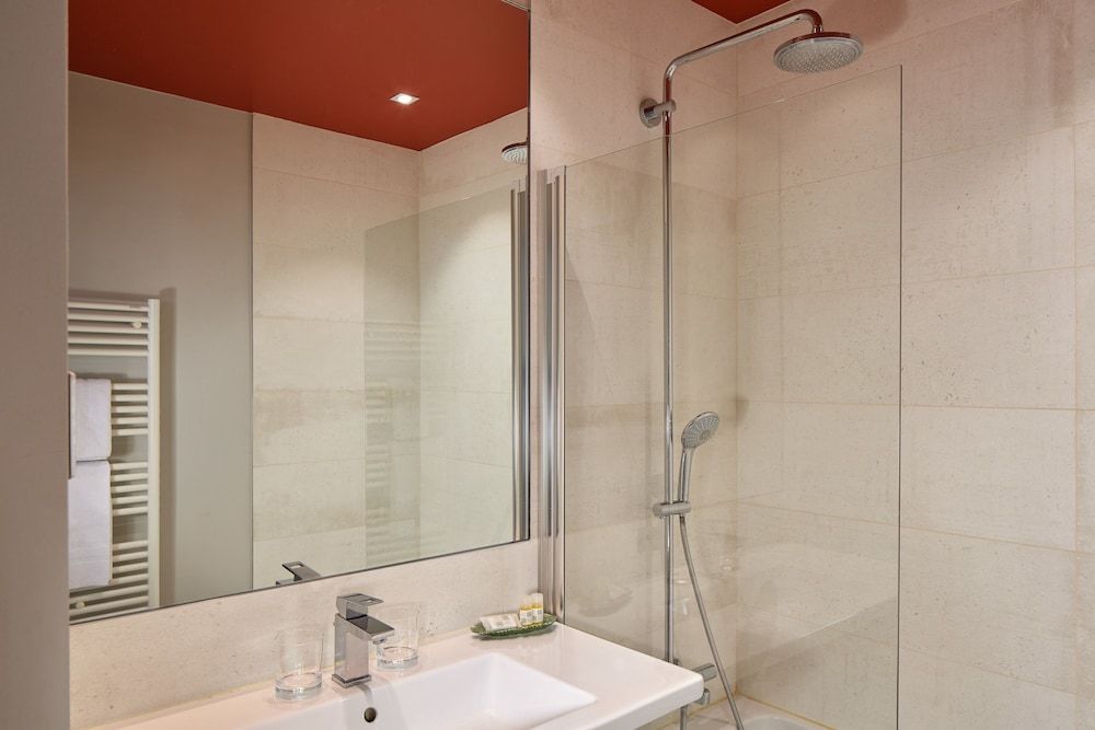 Hotel Le Vert Galant Comfort Double Room 7