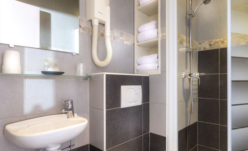 Montsouris Orléans Hotel Standard Double Room 7