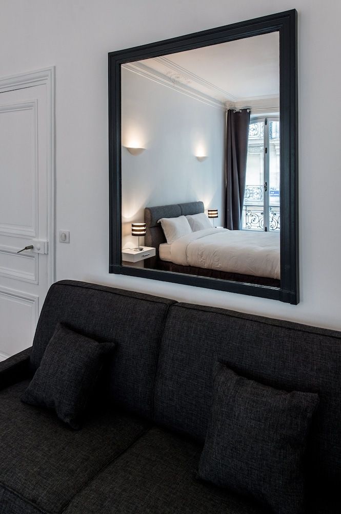 Paris Square Junior Suite 10
