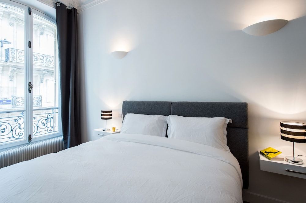 Paris Square Junior Suite 3