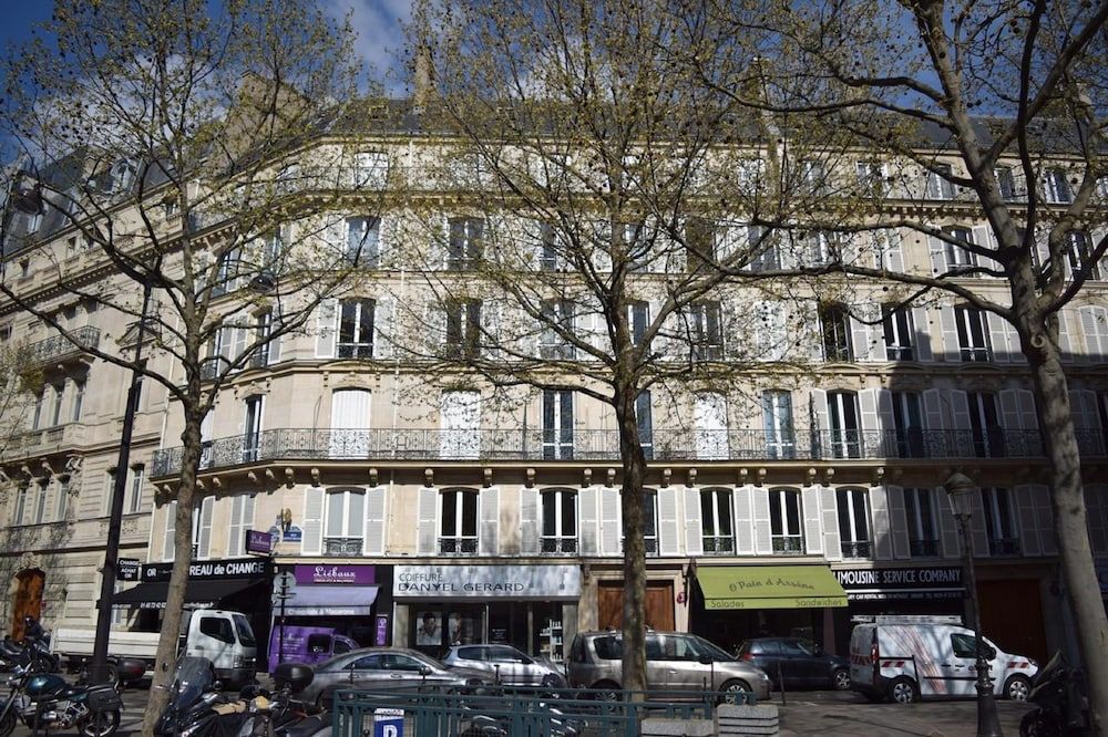 undefined Paris Square 5