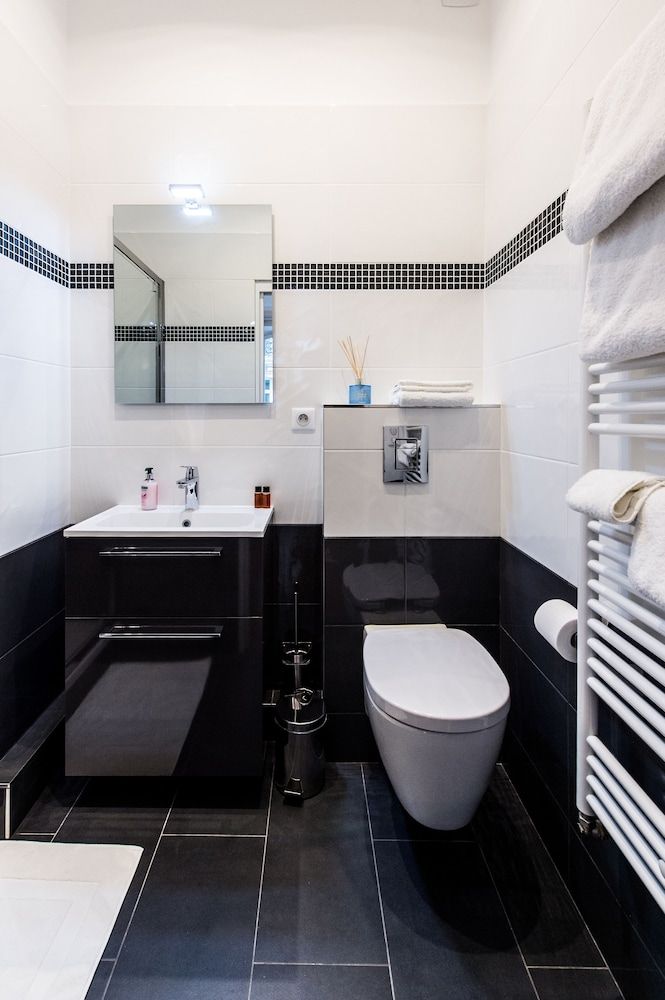 Paris Square Junior Suite 7