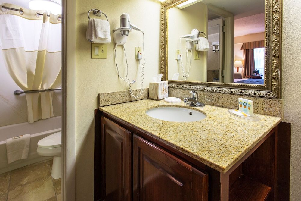 undefined Quality Inn Savannah Historic District 10