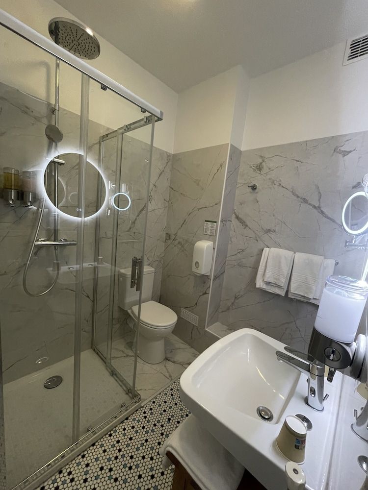 Balzac Hôtel Double Room, 1 Double Bed 8