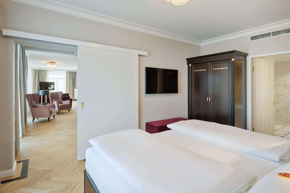 Kaiser Suite