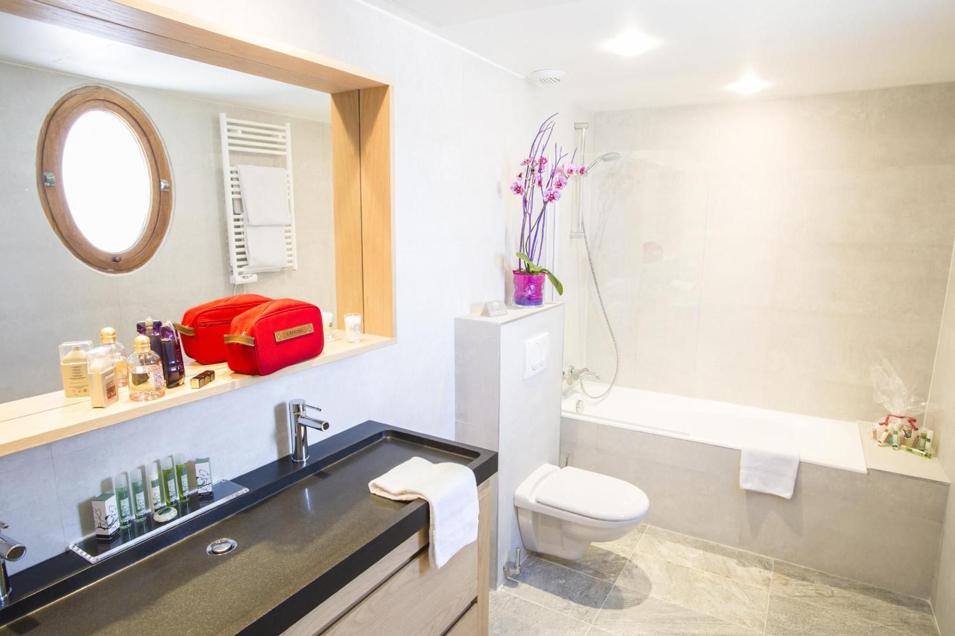 Junior Suite - Free Spa Access