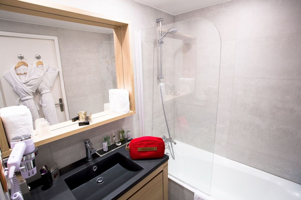 CRISTAL HOTEL & SPA Classic Room (Spa Access Included) 5