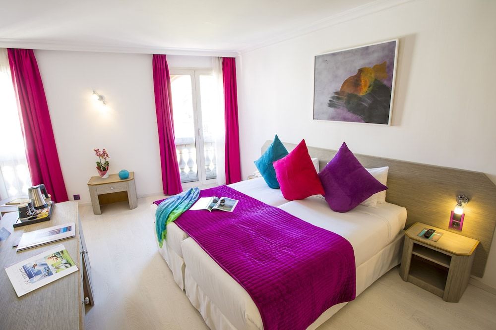 undefined CRISTAL HOTEL & SPA