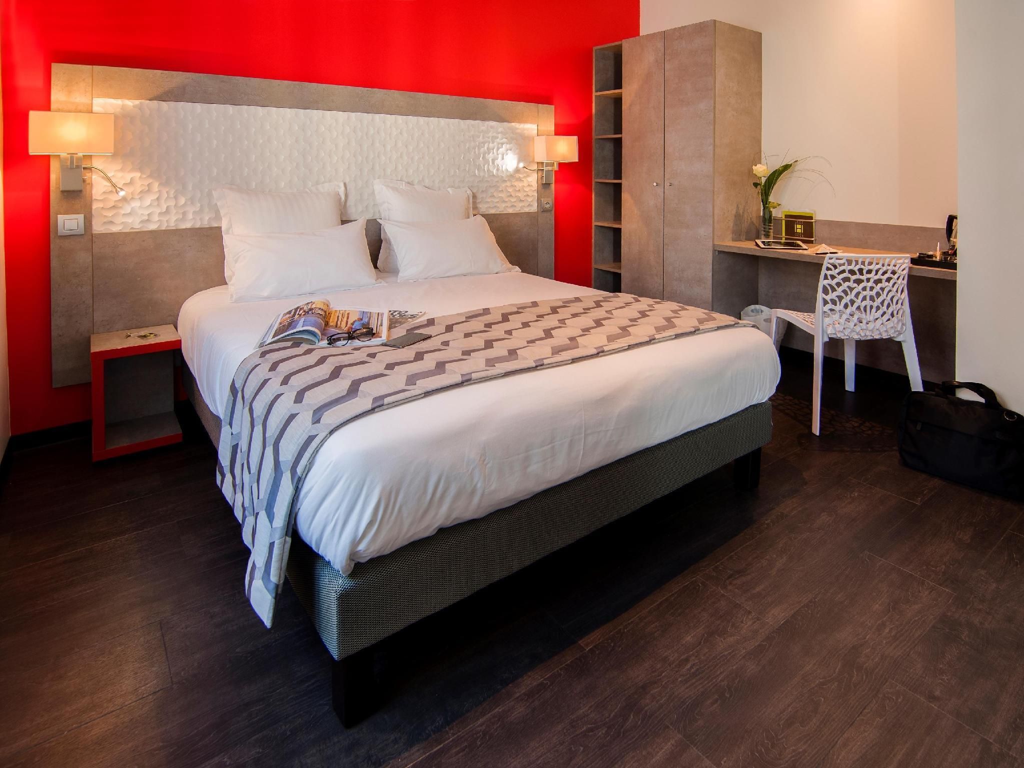 undefined Hotel Carre Vieux Port 5