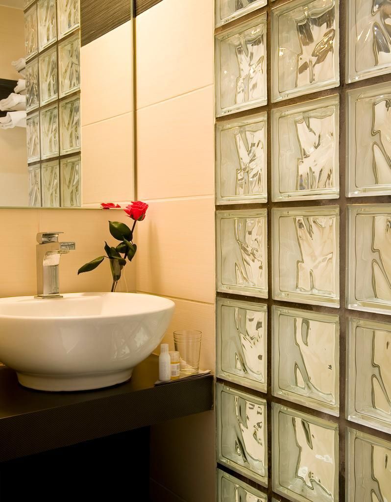 undefined Hotel Carre Vieux Port 9