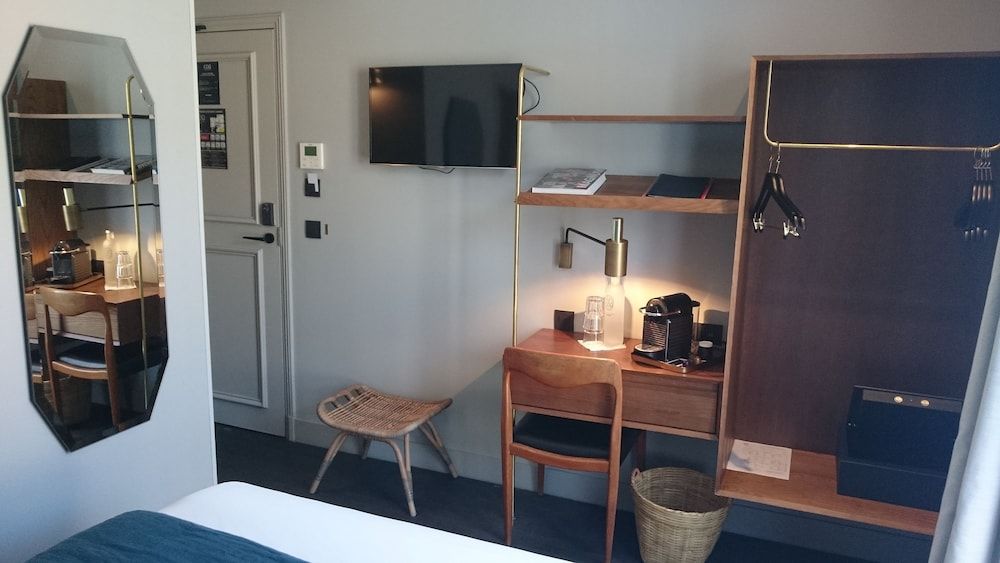 COQ Hotel Paris Classic Double Room 12