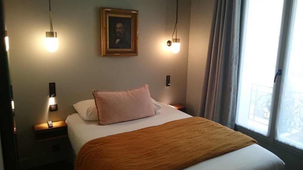 COQ Hotel Paris Classic Double Room 4