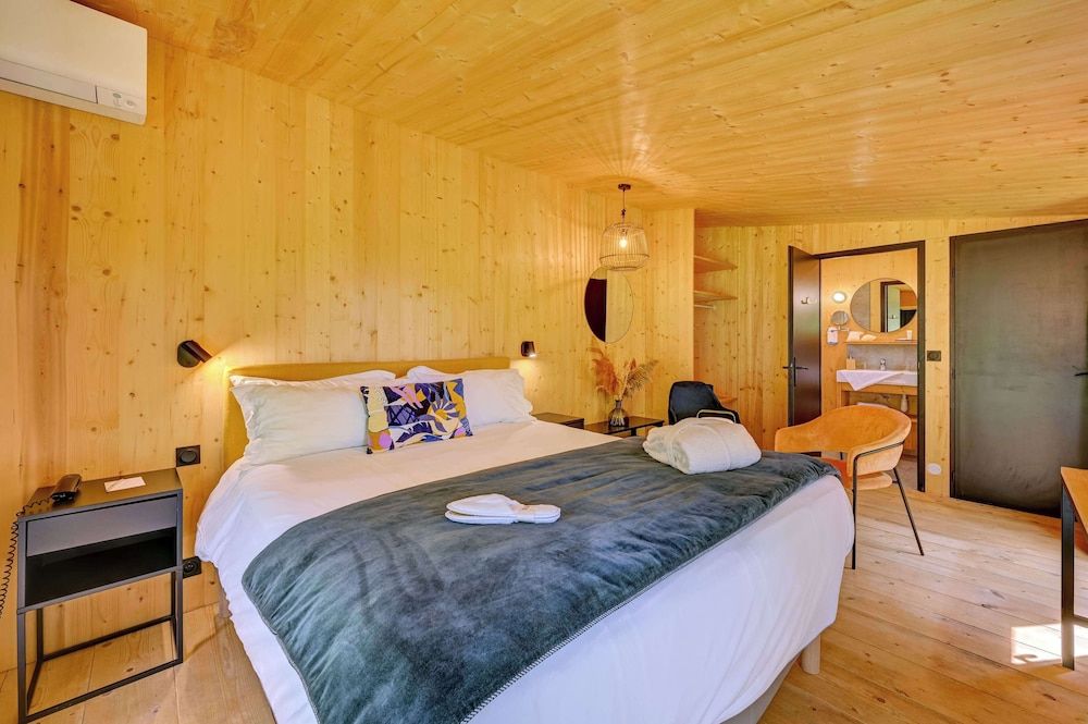 Best Western Sevan Parc Hotel Standard Cottage, 1 Queen Bed, Non Smoking 3