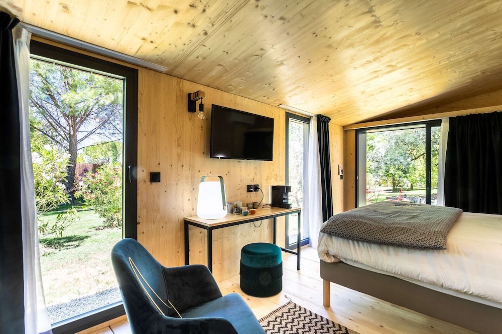 Best Western Sevan Parc Hotel Standard Cottage, 1 Queen Bed, Non Smoking 6