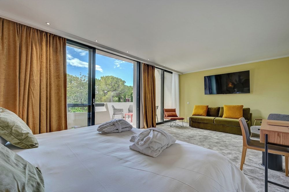 Best Western Sevan Parc Hotel Superior Room, 1 Queen Bed, Non Smoking (with Sofabed) 4