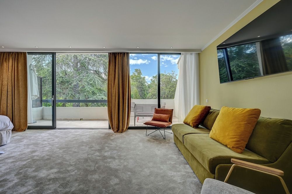 Best Western Sevan Parc Hotel Superior Room, 1 Queen Bed, Non Smoking (with Sofabed) 11