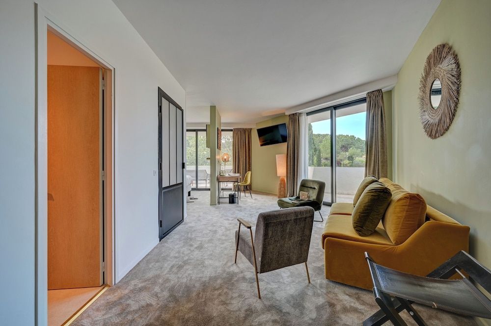 Best Western Sevan Parc Hotel Superior Room, 1 Queen Bed, Non Smoking (with Sofabed) 10