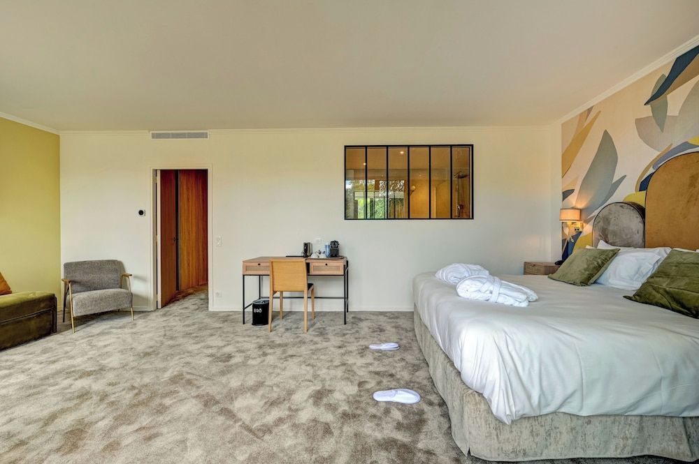 Best Western Sevan Parc Hotel Superior Room, 1 Queen Bed, Non Smoking (with Sofabed) 3