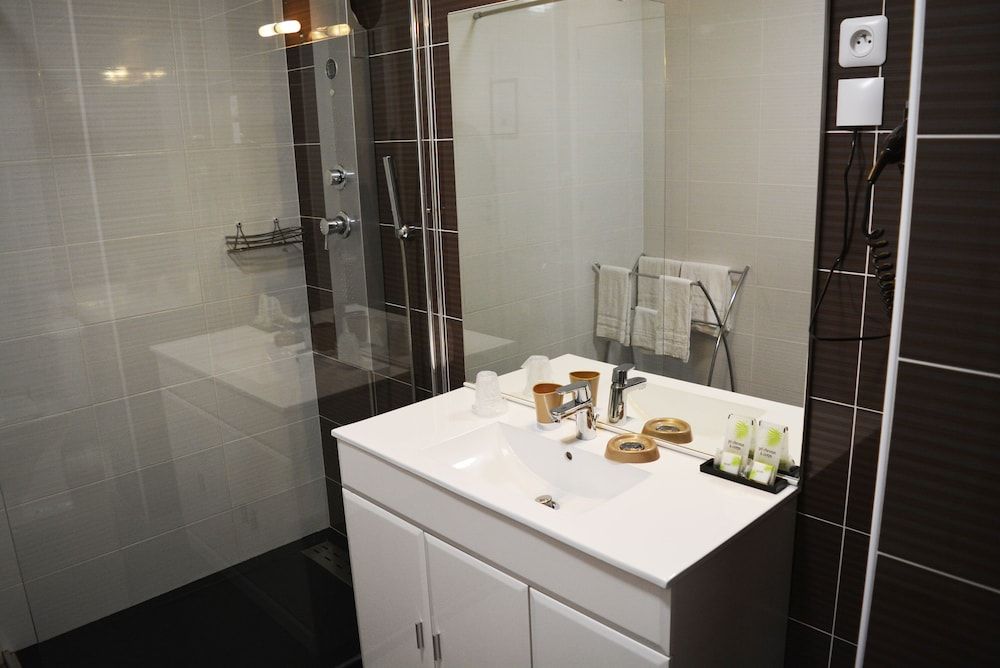 Le grand hôtel Molière Family Suite 10