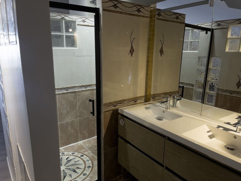 Le grand hôtel Molière Deluxe Penthouse 9