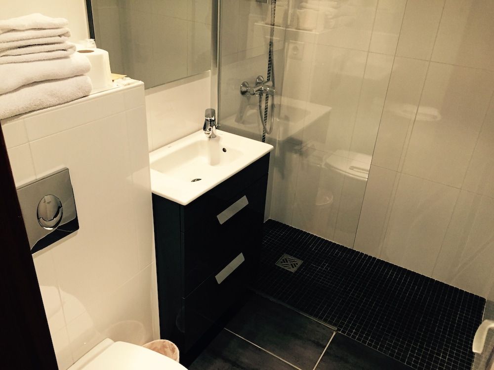 Hôtel du Moulin, Niort Classic Double Room 3