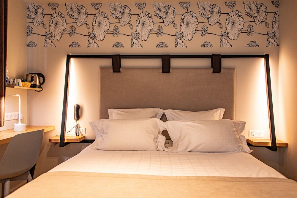 Hôtel Aigle d'Or Superior Double Room 5