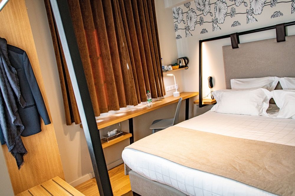 Hôtel Aigle d'Or Superior Double Room 4