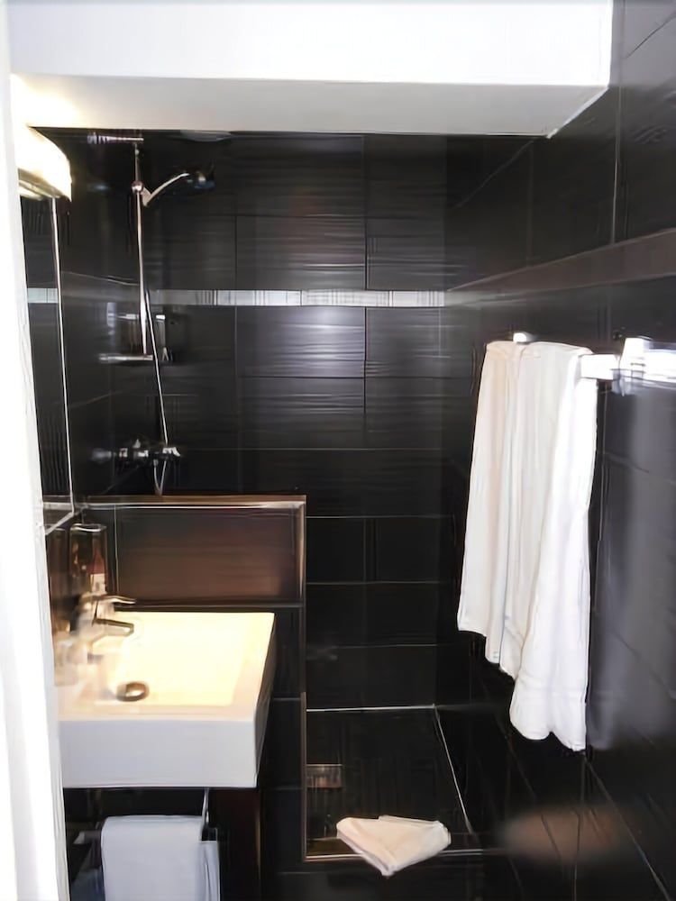 Hôtel Léman Opéra Twin Room, 2 Twin Beds 6