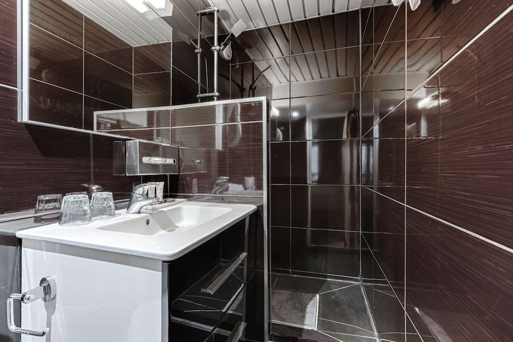 Hôtel Léman Opéra Twin Room, 2 Twin Beds 10