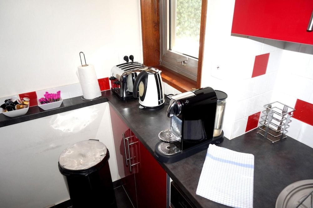 Short Stay Paris Apartments Executive Apartment, Ensuite, Garden View (Executive Apartment) 11