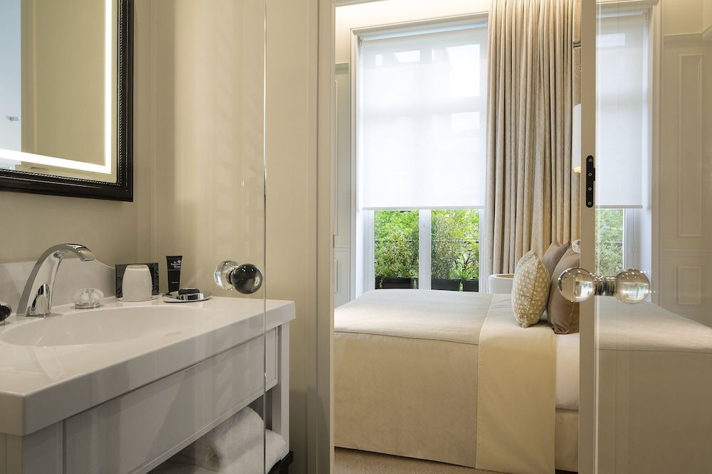 Hotel Le Narcisse Blanc & Spa Classic Double Room 5
