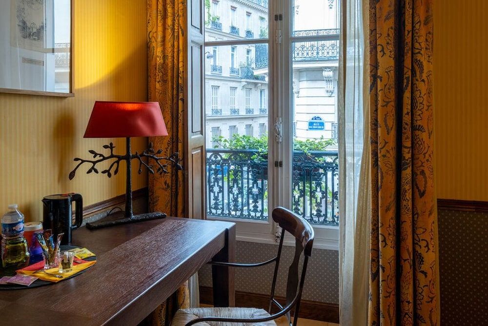 Le Relais Monceau Superior Twin Room 11